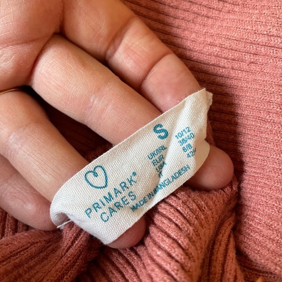 Soft Slouchy salmon pink Primark Sweater with scoop neckline in size small - Picture 4 of 6